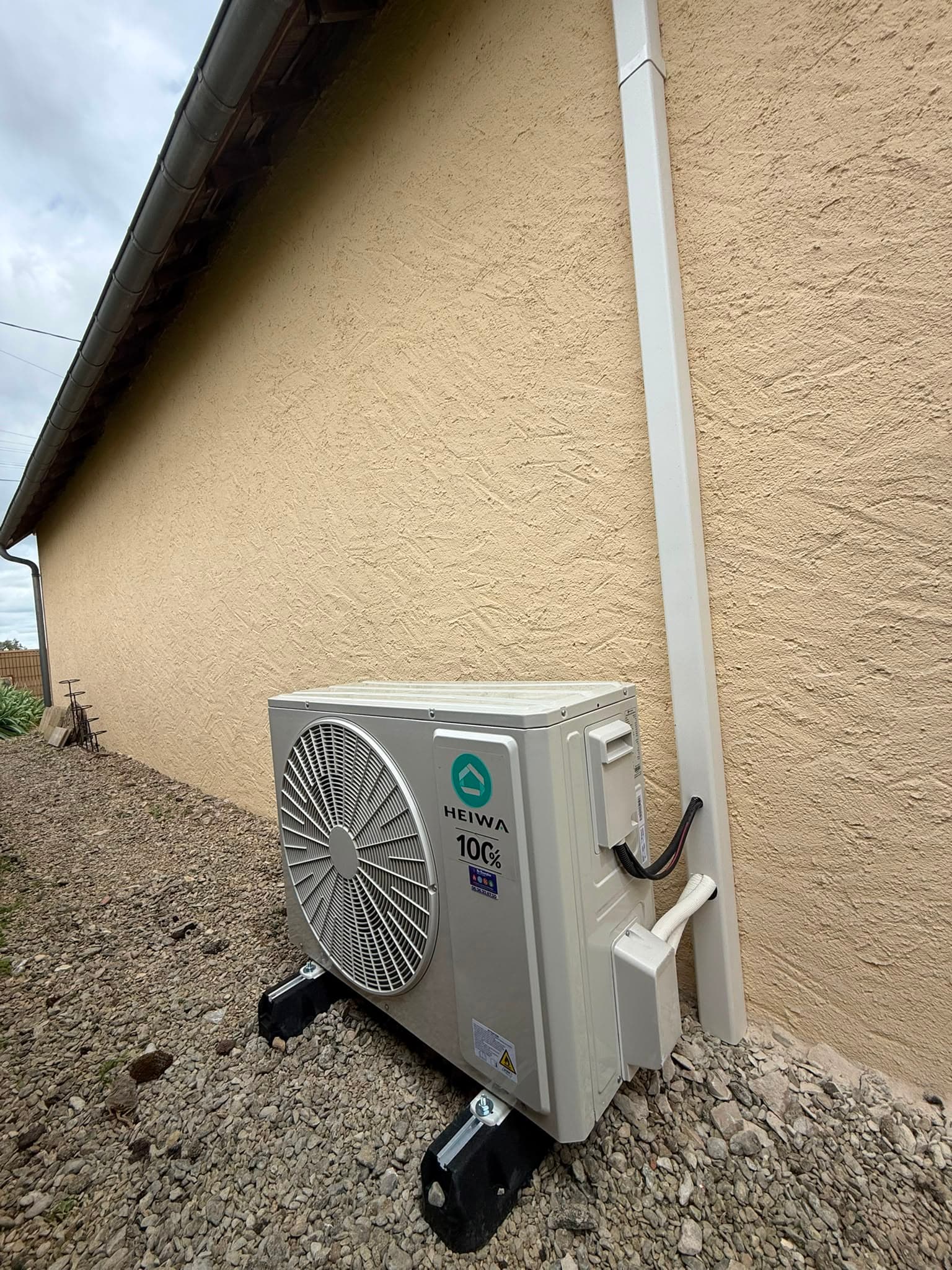 Unité extérieure Heiwa installée par BS Energies Solutions près de Dijon